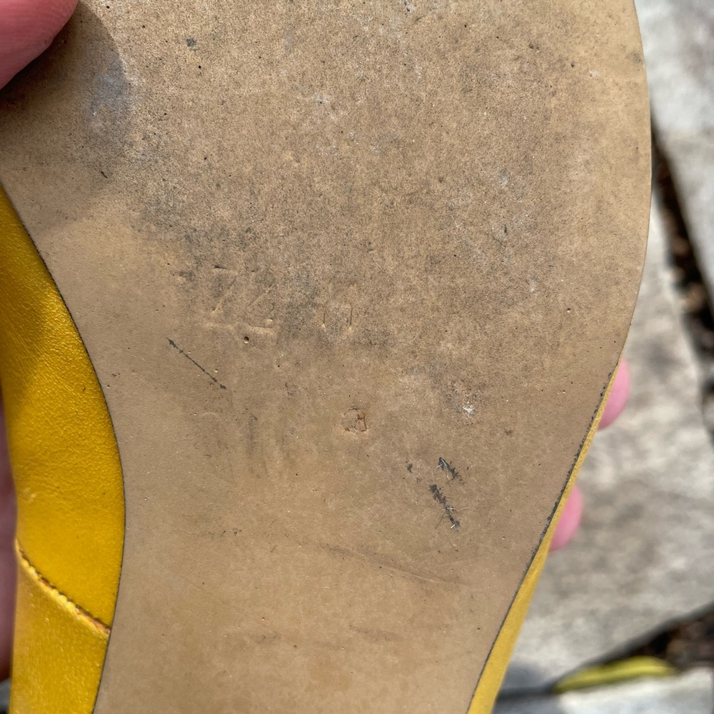 Vintage 60’s mustard yellow Pappagallo kitten heel pumps, size 7.5 - Picture 11 of 11